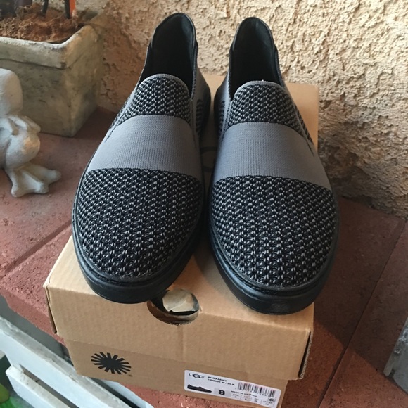 UGG women’s shoes size 8 - Picture 3 of 5